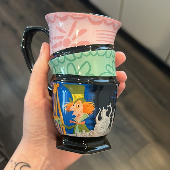 Disney Alice in wonderland mug - Picture 2 of 3